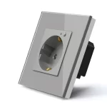 Zigbee умен контакт със стъклен панел и енергиен мониторинг